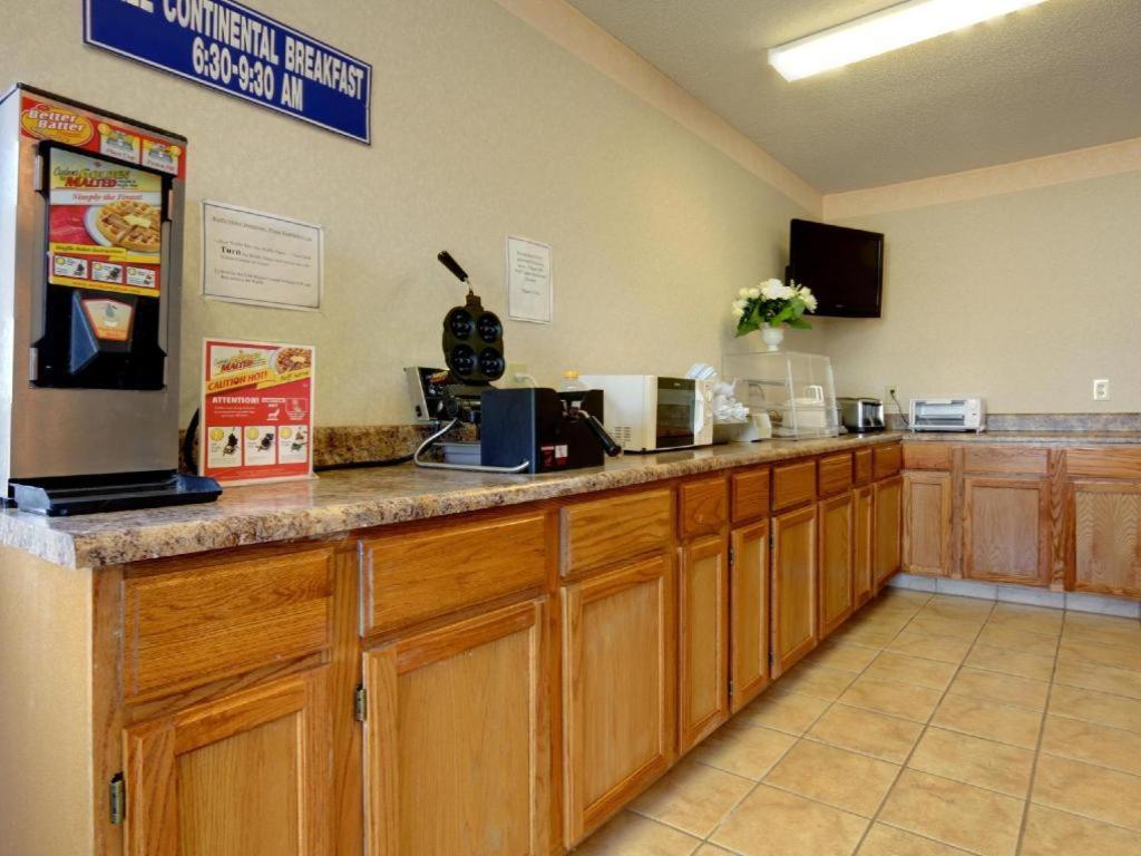 Americas Best Value Inn&Suites Macon Exterior foto